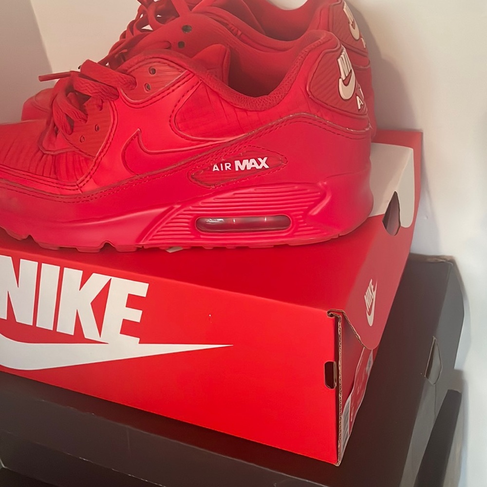 Good condition size 8